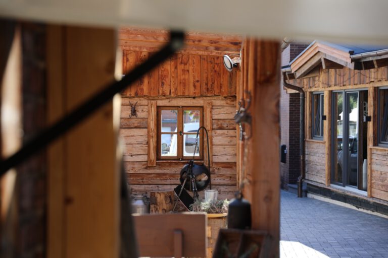 Hotel Dormagen Weilerhof – Außenansicht Gästeterrasse Hotel Dormagen Weilerhof - Außenansicht Gästeterrasse